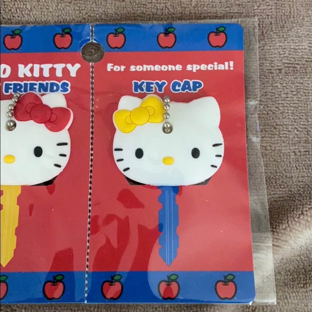 Hello Kitty & Mimmy key caps - Picture 3 of 4